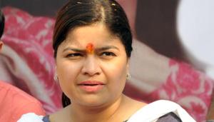 BJP’ s Poonam Mahajan is facing Congress’s Priya Dutt in Lok Sabha elections 2019.(HT file photo) BJP’ s Poonam Mahajan is facing Congress’s Priya Dutt in Lok Sabha elections 2019.(HT file photo)