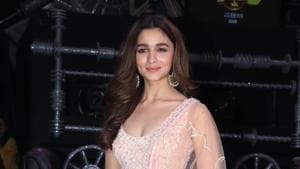Alia Bhatt on the sets of Super Dancer Chapter 3 for promotions of Kalank on March 25.(IANS) Alia Bhatt on the sets of Super Dancer Chapter 3 for promotions of Kalank on March 25.(IANS)