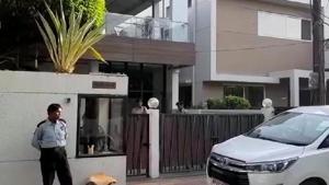 In early morning action, the officials searched the premises of Praveen Kakkar, who took over as OSD to Kamal Nath in 2018.(HT photo) In early morning action, the officials searched the premises of Praveen Kakkar, who took over as OSD to Kamal Nath in 2018.(HT photo)