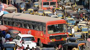 Ten volunteers, including police officers, activists and members of the cemetery, have been managing the traffic in and around the cemetery for the past three Fridays.(Representative Image/HT File Photo) Ten volunteers, including police officers, activists and members of the cemetery, have been managing the traffic in and around the cemetery for the past three Fridays.(Representative Image/HT File Photo)
