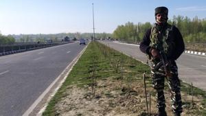 Army, police and CRPF personnel have been deployed at all intersections leading to the highway to ensure that civilian traffic does not interfere with movement of convoys of security forces.(Waseem Andrabi/HT Photo) Army, police and CRPF personnel have been deployed at all intersections leading to the highway to ensure that civilian traffic does not interfere with movement of convoys of security forces.(Waseem Andrabi/HT Photo)