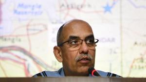 Air Vice Marshal Kapoor said the AWACS radar image of the engagement area west of the Line of Control opposite Jhangar clearly establishes that there were a bunch of F-16s opposite Wing Commander Abhinandan Varthaman.(Vipin Kumar/HT Photo) Air Vice Marshal Kapoor said the AWACS radar image of the engagement area west of the Line of Control opposite Jhangar clearly establishes that there were a bunch of F-16s opposite Wing Commander Abhinandan Varthaman.(Vipin Kumar/HT Photo)