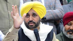 The Aam Aadmi Party (AAP) state chief , Bhagwant Mann, has appealed to the people to come out of their confines and “vote against those who delivered nothing on promises they peddled among the people”.(HT File Photo) The Aam Aadmi Party (AAP) state chief , Bhagwant Mann, has appealed to the people to come out of their confines and “vote against those who delivered nothing on promises they peddled among the people”.(HT File Photo)
