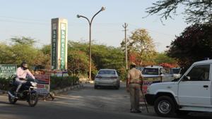 Starting April 1, the Municipal Corporation of Faridabad, DTP’s enforcement wing and the subdivisional magistrate of Badkal started carrying out demolition drives, in keeping with the Supreme Court’s instructions.(HT File Photo) Starting April 1, the Municipal Corporation of Faridabad, DTP’s enforcement wing and the subdivisional magistrate of Badkal started carrying out demolition drives, in keeping with the Supreme Court’s instructions.(HT File Photo)