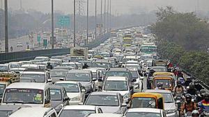 Officials say drones will help them keep an eye on the problems that trigger traffic snarls on the expressway(HT File) Officials say drones will help them keep an eye on the problems that trigger traffic snarls on the expressway(HT File)