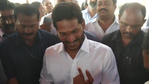 YSR Congress chief Jagan Mohan Reddy after casting his vote in Pulivendual constituency in Andhra Pradesh, which is voting in assembly and Lok Sabha elections simultaneously on Thursday.(HT Photo) YSR Congress chief Jagan Mohan Reddy after casting his vote in Pulivendual constituency in Andhra Pradesh, which is voting in assembly and Lok Sabha elections simultaneously on Thursday.(HT Photo)