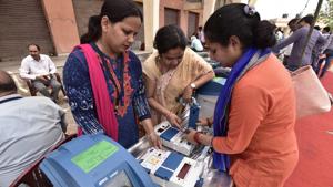 Lok Sabha elections 2019: Arunachal Pradesh to witness simultaneous Lok Sabha and assembly elections(Virendra Singh Gosain/HT PHOTO) Lok Sabha elections 2019: Arunachal Pradesh to witness simultaneous Lok Sabha and assembly elections(Virendra Singh Gosain/HT PHOTO)
