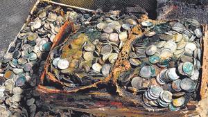 Thane candidate gives <span class='webrupee'>₹</span>25,000 in coins. (Representative Image) Thane candidate gives <span class='webrupee'>₹</span>25,000 in coins. (Representative Image)