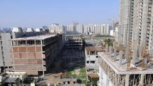 Building in Sector 13 collapses, no casualty(Photo by Sunil Ghosh / Hindustan Times) Building in Sector 13 collapses, no casualty(Photo by Sunil Ghosh / Hindustan Times)
