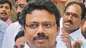After threatening to contest as an independent if the Bharatiya Janata Party (BJP) gives Kirit Somaiya a ticket, Shiv Sena MLA Sunil Raut has released a public video expressing support for the BJP-Sena’s new candidate Manoj Kotak in Mumbai North East constituency. After threatening to contest as an independent if the Bharatiya Janata Party (BJP) gives Kirit Somaiya a ticket, Shiv Sena MLA Sunil Raut has released a public video expressing support for the BJP-Sena’s new candidate Manoj Kotak in Mumbai North East constituency.