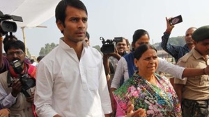 Rabri Devi told media in Patna that there is no truth in the reports of differences between her two sons Tej Pratap Yadav and Tejashwi Yadav.(HT FILE Photo) Rabri Devi told media in Patna that there is no truth in the reports of differences between her two sons Tej Pratap Yadav and Tejashwi Yadav.(HT FILE Photo)