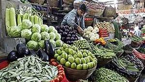 Food prices did not increase at all in the last one year. For vegetables, the inflation growth is negative. This is bound to have put a significant strain on farm incomes(Reuters) Food prices did not increase at all in the last one year. For vegetables, the inflation growth is negative. This is bound to have put a significant strain on farm incomes(Reuters)