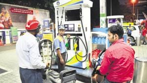 Diesel prices too increased on Sunday in tandem with petrol prices. In Delhi, Kolkata and Chennai, the cost of diesel increased by 7 paise to Rs 66.26, Rs 68 and Rs 69.96.(HT Photo) Diesel prices too increased on Sunday in tandem with petrol prices. In Delhi, Kolkata and Chennai, the cost of diesel increased by 7 paise to Rs 66.26, Rs 68 and Rs 69.96.(HT Photo)