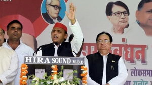 Samajwadi Party president Akhilesh Singh Yadav at an election rally in Moradabad.(HT PHOTO)