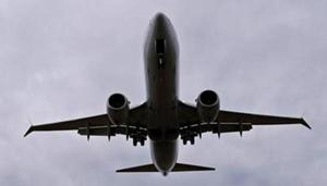 An American Airlines Boeing 737 MAX 8 flight from Los Angeles approaches for landing.(REUTERS FILE PHOTO) An American Airlines Boeing 737 MAX 8 flight from Los Angeles approaches for landing.(REUTERS FILE PHOTO)
