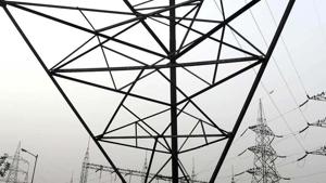 Fifteen years after it was ousted from power in Madhya Pradesh on the issues of “bijli, sadak, pani” (power, roads, water), unscheduled power cuts are back to haunt the Congress.(File Photo) Fifteen years after it was ousted from power in Madhya Pradesh on the issues of “bijli, sadak, pani” (power, roads, water), unscheduled power cuts are back to haunt the Congress.(File Photo)