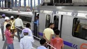 Saree stuck in Delhi metro train door, woman gets dragged on platform (Pankaj Savita/HT File Photo) Saree stuck in Delhi metro train door, woman gets dragged on platform (Pankaj Savita/HT File Photo)