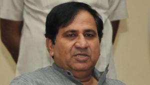 Former Union minister Shakeel Ahmad has given an ultimatum to Congress party to either allow him to contest Lok Sabha election from Madhubani seat on party ticket or he would do so as an independent.(HT FIle Photo) Former Union minister Shakeel Ahmad has given an ultimatum to Congress party to either allow him to contest Lok Sabha election from Madhubani seat on party ticket or he would do so as an independent.(HT FIle Photo)