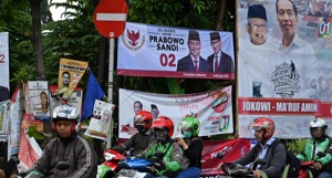 President Joko Widodo, a furniture businessman who entered politics 14 years ago as a small-city mayor, is seeking re-election against former general Prabowo Subianto, whom he narrowly defeated in the last election, in 2014.(AFP) President Joko Widodo, a furniture businessman who entered politics 14 years ago as a small-city mayor, is seeking re-election against former general Prabowo Subianto, whom he narrowly defeated in the last election, in 2014.(AFP)