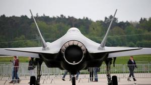 The F-21 multi-role fighter jet will give India a “significant edge” with greater standoff capability, American defence giant Lockheed Martin has said and claimed that producing it locally will also strengthen the country’s integration into the world-wide network of advanced fighter aircraft technology.(REUTERS) The F-21 multi-role fighter jet will give India a “significant edge” with greater standoff capability, American defence giant Lockheed Martin has said and claimed that producing it locally will also strengthen the country’s integration into the world-wide network of advanced fighter aircraft technology.(REUTERS)