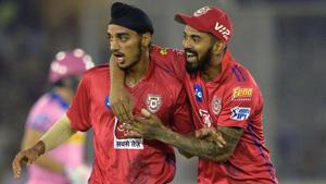 Kings XI Punjab bowler Arshdeep Singh (C) celebrates with his team mate KL Rahul (R).(AFP) Kings XI Punjab bowler Arshdeep Singh (C) celebrates with his team mate KL Rahul (R).(AFP)