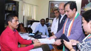Former Union Minister and Congress leader Shakeel Ahmad files his nomination as an Independent candidate for the Madhubani Lok Sabha seat on Tuesday, April 16, 2019.(ANI) Former Union Minister and Congress leader Shakeel Ahmad files his nomination as an Independent candidate for the Madhubani Lok Sabha seat on Tuesday, April 16, 2019.(ANI)