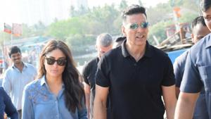 Mumbai: Actors Kareena Kapoor and Akshay Kumar seen at Madh Jetty, Mumbai on April 6, 2019. (Photo: IANS)(IANS) Mumbai: Actors Kareena Kapoor and Akshay Kumar seen at Madh Jetty, Mumbai on April 6, 2019. (Photo: IANS)(IANS)