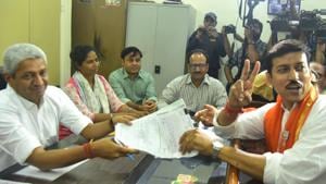 BJP’s Jaipur Rural Lok Sabha seat candidate Rajyavardhan Singh Rathore filing his nomination papers in Jaipur on Tuesday, 16 April 2019.(Prabhakar Sharma / HT Photo) BJP’s Jaipur Rural Lok Sabha seat candidate Rajyavardhan Singh Rathore filing his nomination papers in Jaipur on Tuesday, 16 April 2019.(Prabhakar Sharma / HT Photo)