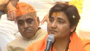 BJP candidate for Bhopal Lok Sabha seat, Sadhvi Pragya Singh Thakur broke down on Thursday while addressing the party workers in the city.(ANI) BJP candidate for Bhopal Lok Sabha seat, Sadhvi Pragya Singh Thakur broke down on Thursday while addressing the party workers in the city.(ANI)
