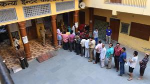 Indian voters queue up to cast their vote at a polling station in Bulandshahr, in the northern state of Uttar Pradesh on April 18, 2019, in the second phase of the mammoth Indian elections.(AFP file photo)