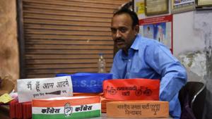 Gandhi caps in varied hues on sale in Chowk locality of Prayagraj(Sheeraz Rizvi/HT) Gandhi caps in varied hues on sale in Chowk locality of Prayagraj(Sheeraz Rizvi/HT)