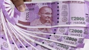 New Delhi, India - Dec. 1, 2016: New 2000 rupee currency note. (Photo by Sonu Mehta/ Hindustan Times)(Sonu Mehta/HT PHOTO) New Delhi, India - Dec. 1, 2016: New 2000 rupee currency note. (Photo by Sonu Mehta/ Hindustan Times)(Sonu Mehta/HT PHOTO)