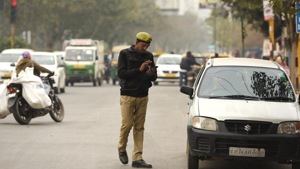 When the victim objected to his behaviour, the police said the suspect hurled a stone at him and his car.(HT PHOTO) When the victim objected to his behaviour, the police said the suspect hurled a stone at him and his car.(HT PHOTO)