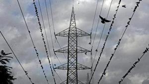 Tata Power released a statement saying, “At 10:50 hrs, there was a shutdown in Parel and adjoining areas due to a fault at Tata Power’s Parel receiving station.”(Hindustan Times) Tata Power released a statement saying, “At 10:50 hrs, there was a shutdown in Parel and adjoining areas due to a fault at Tata Power’s Parel receiving station.”(Hindustan Times)