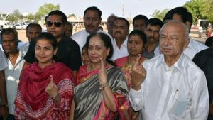 With the conclusion of the third phase, voters from 31 of the 48 Lok Sabha seats in Maharashtra have exercised their vote. So far, polling has been held in 17 seats in the first two phases of the Lok Sabha elections.(ANI)