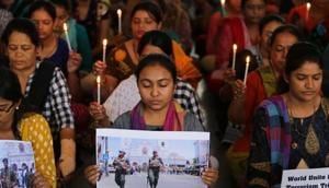 Sri Lanka observes 3-minute silence as death toll rises to 310 in Easter Sunday attacks(REUTERS) Sri Lanka observes 3-minute silence as death toll rises to 310 in Easter Sunday attacks(REUTERS)