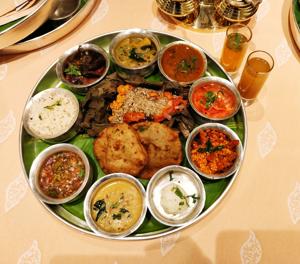 Shri Bala’s speciality is food like this Asaivam or non- vegetarian thali Shri Bala’s speciality is food like this Asaivam or non- vegetarian thali