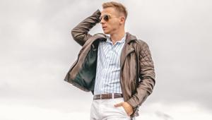 Men’s fashion: Here are some of the most stylish trends in chinos, chosen from a wide variety of cuts, shades, and prices, and why they stand out from the crowd.(Unsplash) Men’s fashion: Here are some of the most stylish trends in chinos, chosen from a wide variety of cuts, shades, and prices, and why they stand out from the crowd.(Unsplash)