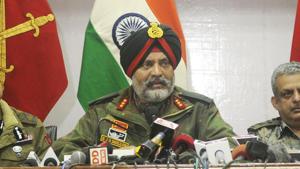 The GOC, 15 Corps also said that the operations against the militants will continue with full vigour.(HT Photo) The GOC, 15 Corps also said that the operations against the militants will continue with full vigour.(HT Photo)