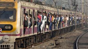 Several passengers were stranded inside trains and on platforms due to the technical snag. Many were confused as there was no announcement about when the services would resume.(HT PHOTO) Several passengers were stranded inside trains and on platforms due to the technical snag. Many were confused as there was no announcement about when the services would resume.(HT PHOTO)