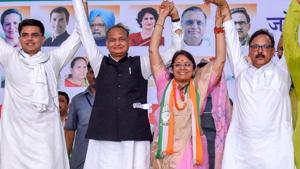 Rajasthan Chief Minister Ashok Gehlot and deputy CM Sachin Pilot at an election campaign rally in favour of Congress candidate Jyoti Khandelwal, in Jaipur, Thursday, April 11, 2019.(PTI)