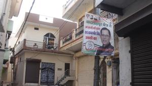 The Municipal Corporation of Gurugram (MCG) has floated tenders for acquiring a private agency that will be responsible for taking down political hoardings, banners and posters across the city.(Yogendra Kumar/HT PHOTO) The Municipal Corporation of Gurugram (MCG) has floated tenders for acquiring a private agency that will be responsible for taking down political hoardings, banners and posters across the city.(Yogendra Kumar/HT PHOTO)