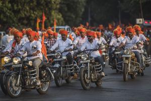 A Shiv Sena bike rally ahead of Lok sabha election at Worli in Mumbai.(HT file photo)