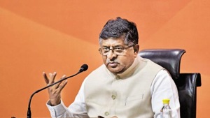 Deputy CM Sushil Kumar Modi attacked Congress leaders Rahul Gandhi and Priyanka Gandhi, saying that they shied away from contesting against BJP candidates.(HT Photo) Deputy CM Sushil Kumar Modi attacked Congress leaders Rahul Gandhi and Priyanka Gandhi, saying that they shied away from contesting against BJP candidates.(HT Photo)