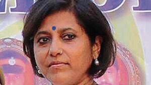 Vinita Kamte, wife of 26/11 martyr additional commissioner of police Ashok Kamte, has become the latest victim of the ‘thak-thak’ gang. Vinita Kamte, wife of 26/11 martyr additional commissioner of police Ashok Kamte, has become the latest victim of the ‘thak-thak’ gang.