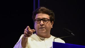 Raj Thackeray, the Maharashtra Navnirman Sena (MNS) chief, in his last election meeting questioned the Bharatiya Janata Party (BJP) why they had failed to take action against corrupt politicians despite their high-voltage campaign before the 2014 polls.(Kunal Patil/HT Photo)
