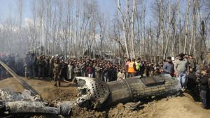The Indian Air Force said Saturday there was no connection between the progress of a probe into the crash of its chopper in Srinagar and the timing of the LS polls, dismissing a report that there were instructions to keep on hold court of inquiry findings.(Photo by Waseem Andrabi / Hindustan Times) The Indian Air Force said Saturday there was no connection between the progress of a probe into the crash of its chopper in Srinagar and the timing of the LS polls, dismissing a report that there were instructions to keep on hold court of inquiry findings.(Photo by Waseem Andrabi / Hindustan Times)