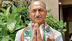 JP Agarwal said he would do everything possible to provide relief to traders, a decisive vote bank in Chandni Chowk, who are bearing the brunt of sealing drive.(Sanjeev Verma/HT)