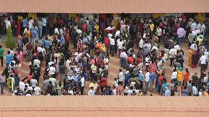 People stand in queue to cast vote in Mumbai’s Kandivali east. (Photo: Pratik Chorge/HT)(Photo: Pramod Thakur/ Hindustan Times) People stand in queue to cast vote in Mumbai’s Kandivali east. (Photo: Pratik Chorge/HT)(Photo: Pramod Thakur/ Hindustan Times)