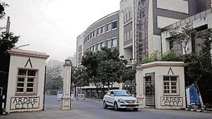 Residents had, in April 2016, taken the matter up with the Dakshin Haryana Bijli Vitran Nigam (DHBVN), which also said the additional collections of 12% were against HERC provisions.(HT Photo) Residents had, in April 2016, taken the matter up with the Dakshin Haryana Bijli Vitran Nigam (DHBVN), which also said the additional collections of 12% were against HERC provisions.(HT Photo)